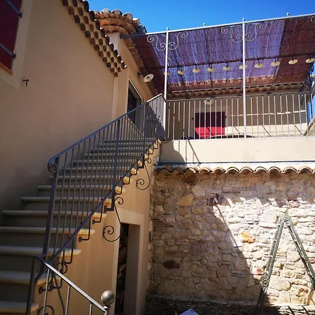 Sous La Pergola Apartment