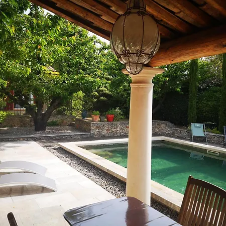 Sous La Pergola Apartment *